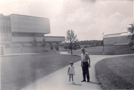 Alumna Lauri Middleton (age 5) and her father in front of the Dana Porter Library in 1966/1967