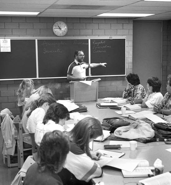 Dr. Roman Dubinski lectures a class in Hagey Hall on June 24, 1981.