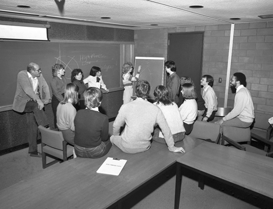 Do you recognize these professors? Were you part of these classes? If you can provide any information about this photo, please email english50@uwaterloo.ca.