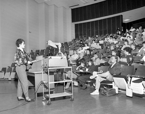 Do you recognize these professors? Were you part of these classes? If you can provide any information about this photo, please email english50@uwaterloo.ca.